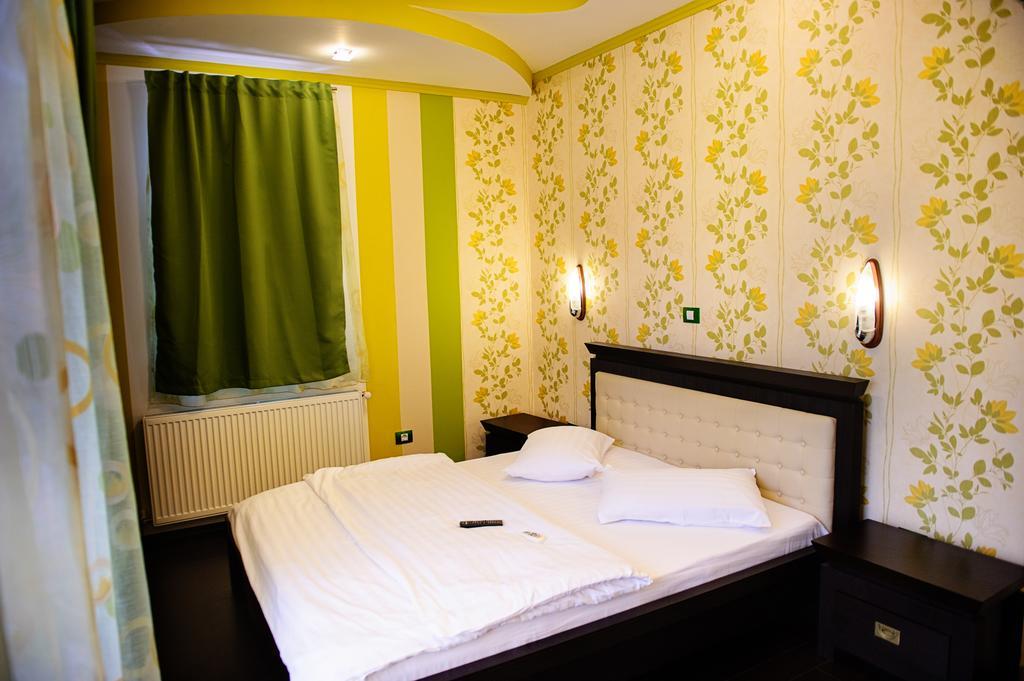 Vila Hd Hunedoara Habitación foto