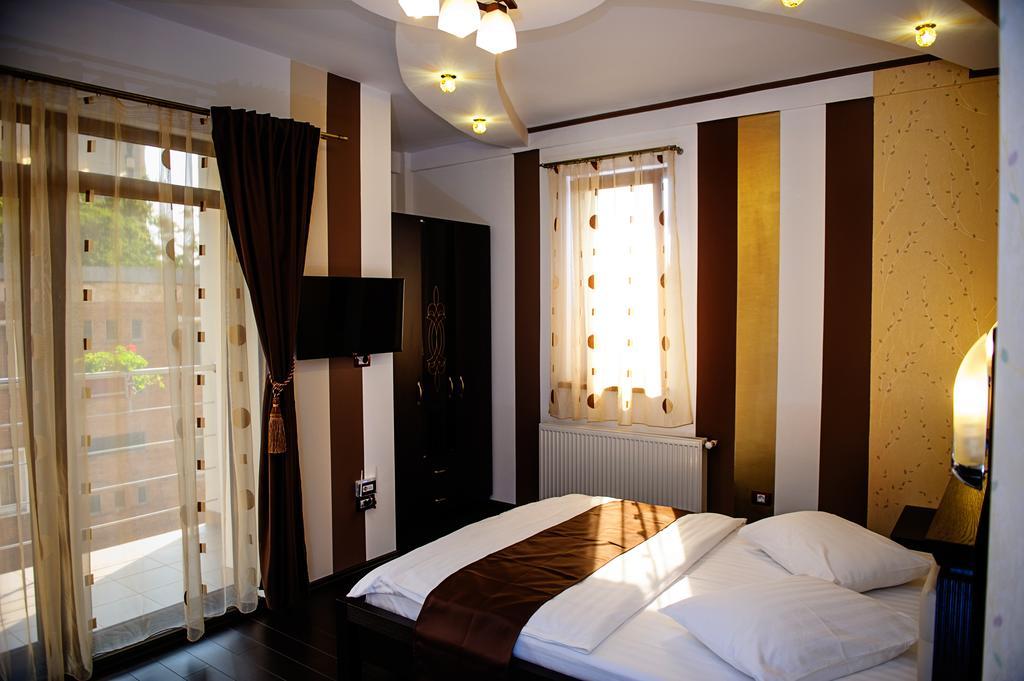 Vila Hd Hunedoara Habitación foto
