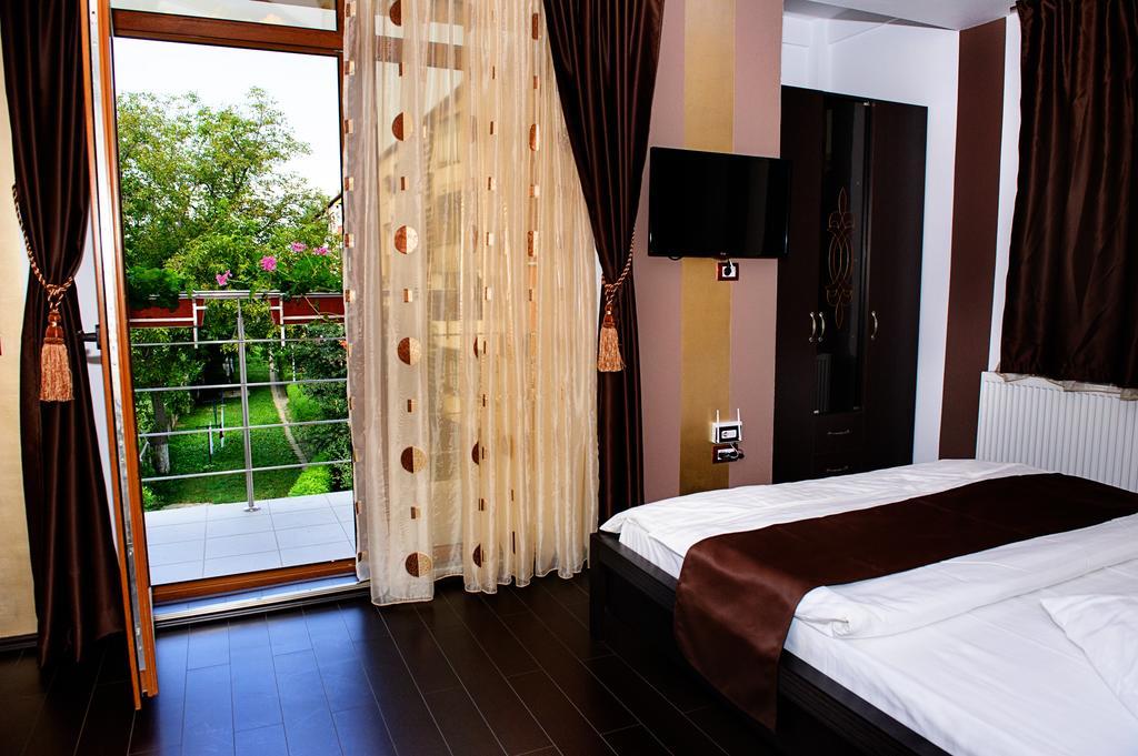 Vila Hd Hunedoara Habitación foto