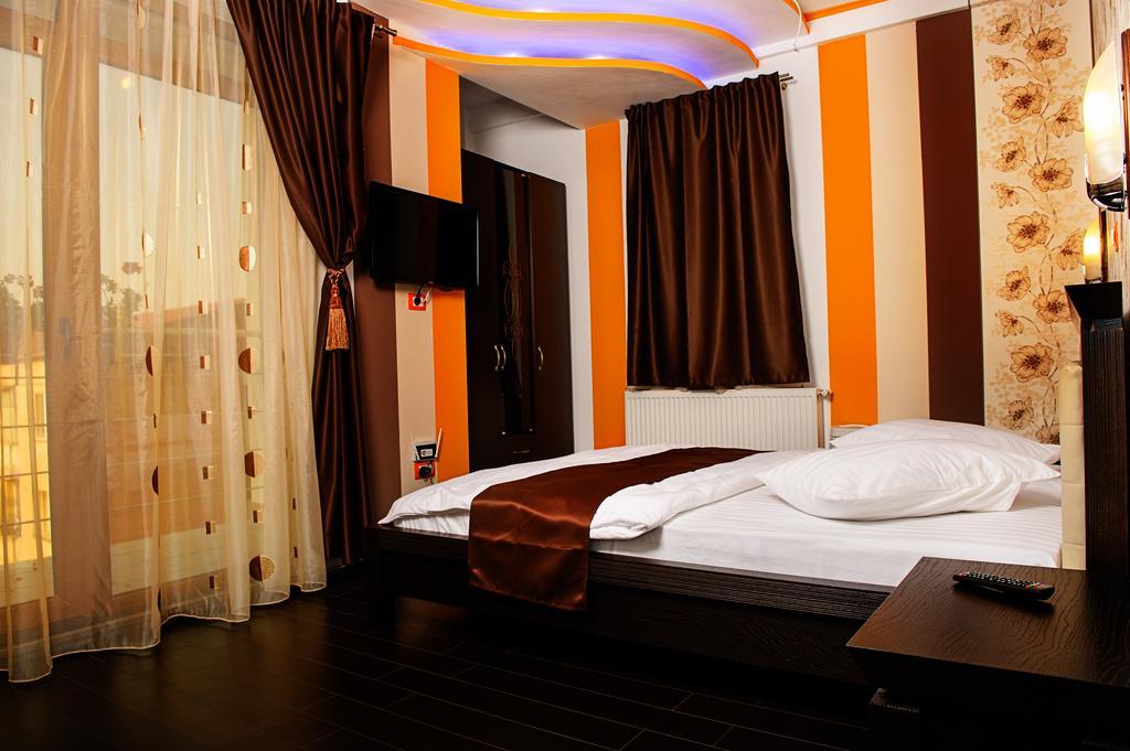 Vila Hd Hunedoara Habitación foto